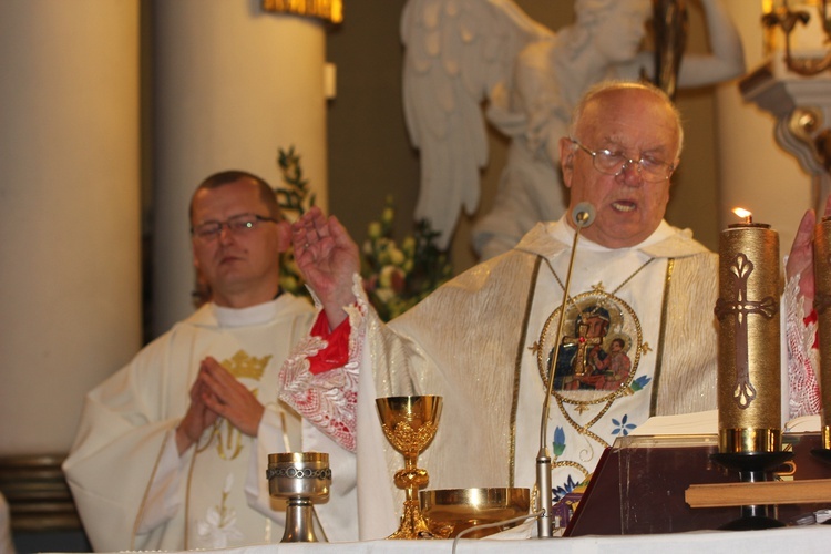 Powitanie ikony MB Częstochowskiej w parafii św. Jakuba w Skierniewicach