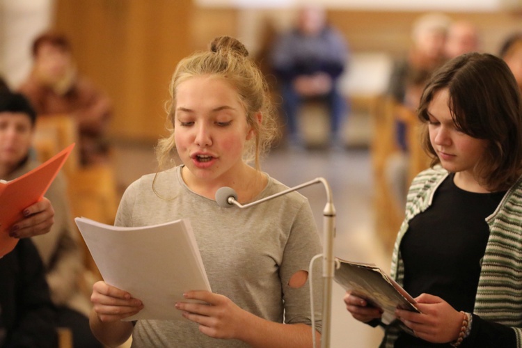 Koncert uwielbienia hymnami ŚDM w Andrychowie