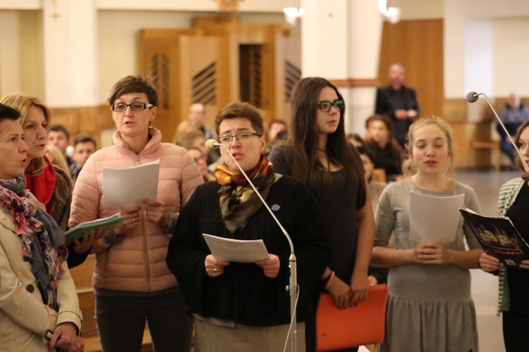 Koncert uwielbienia hymnami ŚDM w Andrychowie