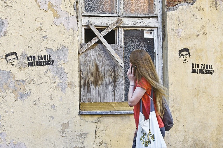 Jolanta Brzeska działała w Warszawie, ale sprawa jej śmierci poruszyła całą Polskę. To graffiti znajduje się w Krakowie.
