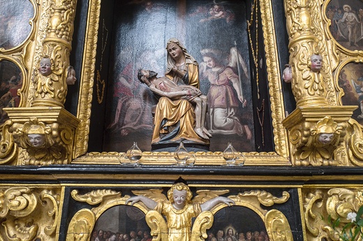 Wielki skarb w kościele żarnowieckim: Pieta z XIII wieku.