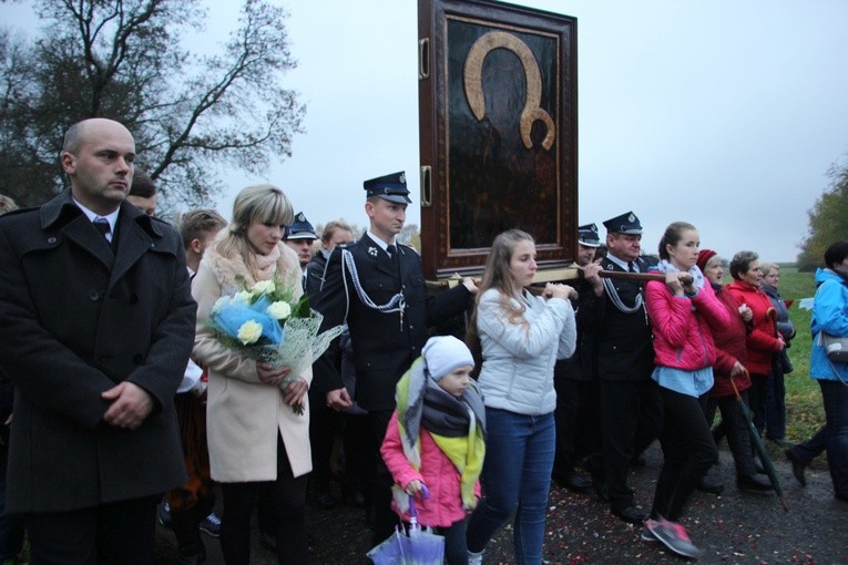 Powitanie ikony MB Częstochowskiej w Słupi