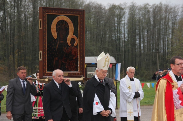 Powitanie ikony MB Częstochowskiej w Janisławicach