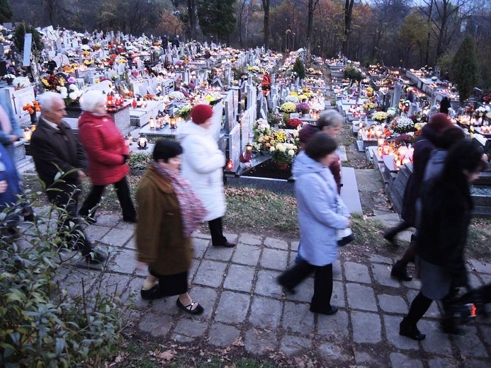 Wszystkich Świętych na cmentarzu w Żywcu