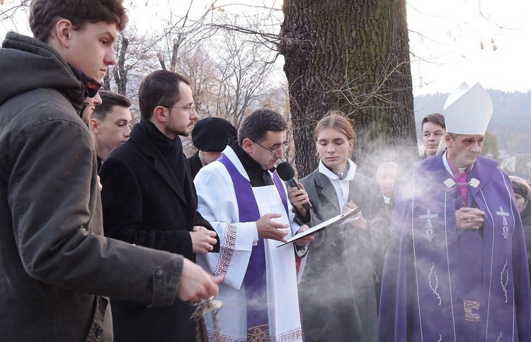 Wszystkich Świętych na cmentarzu w Żywcu