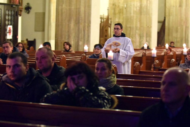 W Strzegomiu zamiast balu było nabożeństwo