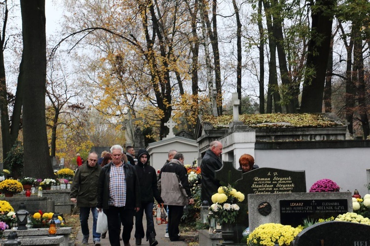 W dniu Wszystkich Świętych 2016 na cmentarzu Salwatorskim w Krakowie