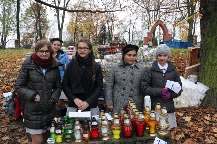 W dniu Wszystkich Świętych 2016 na cmentarzu Salwatorskim w Krakowie