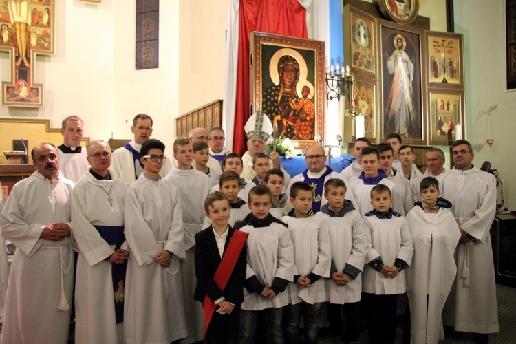 Powitanie ikony MB Częstochowskiej w parafii Miłosierdzia Bożego w Skierniewicach