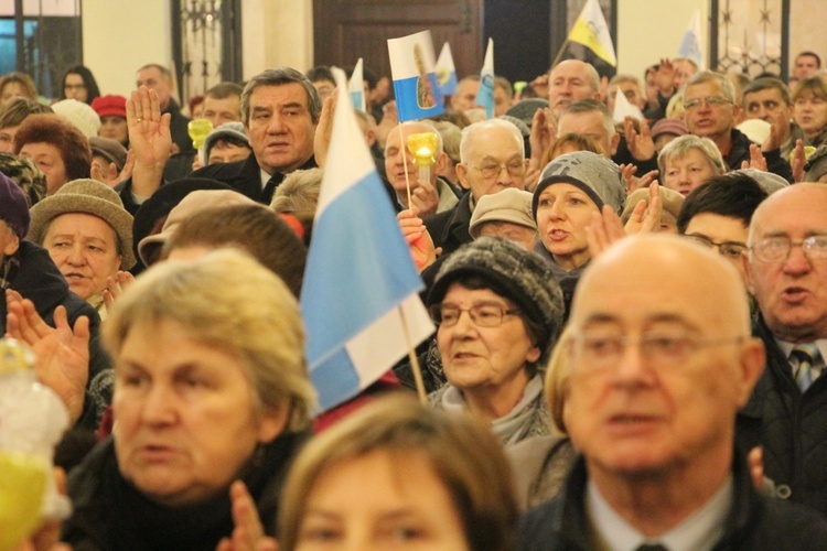 Powitanie ikony MB Częstochowskiej w parafii Miłosierdzia Bożego w Skierniewicach