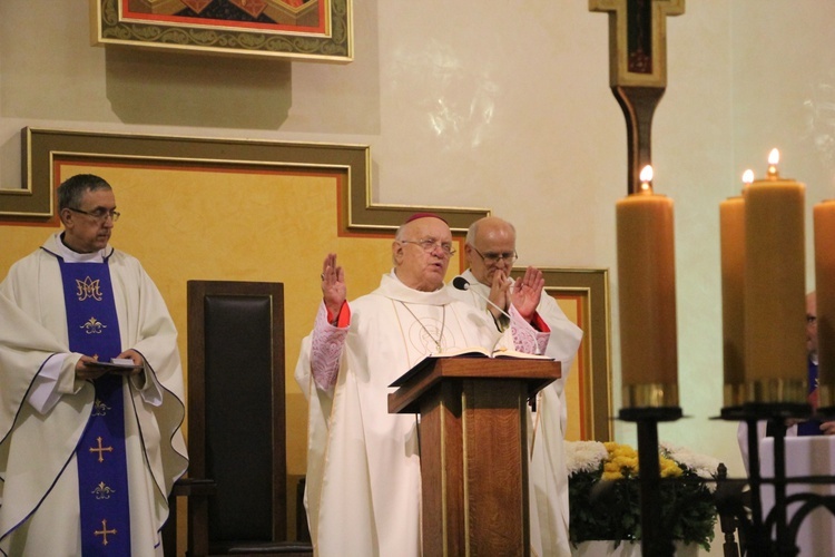 Powitanie ikony MB Częstochowskiej w parafii Miłosierdzia Bożego w Skierniewicach