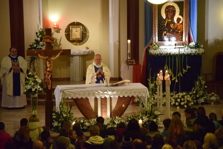 Powitanie ikony MB Częstochowskiej w parafii Najświętszego Serca Pana Jezusa w Skierniewicach