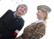 W otwarciu ronda im. Batalionu „Zośka” w Głogowie uczestniczyła Maria Urbaniec-Downarowicz ps. „Myszka”, która byłą łączniczką batalionu „Zośka”.
