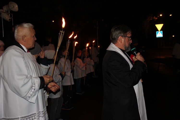 Powitanie ikony MB Częstochowskiej w parafii Niepokalanego Serca NMP w Skierniewicach