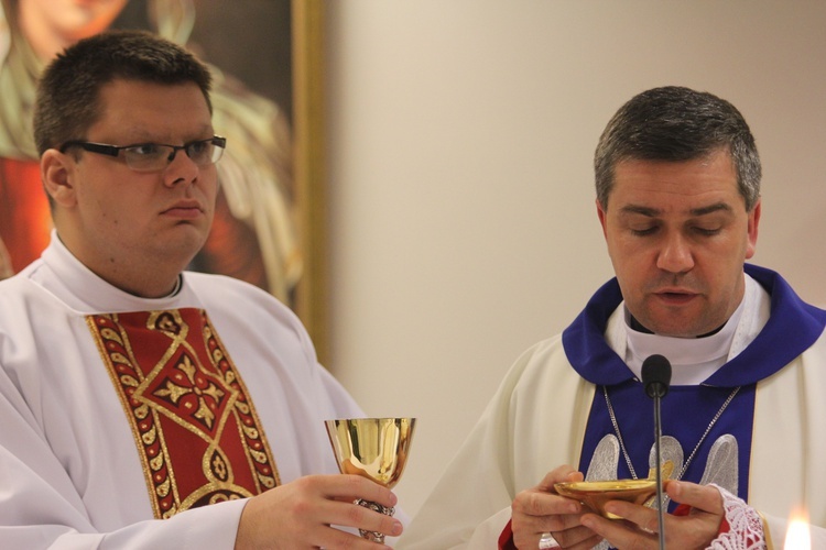 Powitanie ikony MB Częstochowskiej w parafii Niepokalanego Serca NMP w Skierniewicach