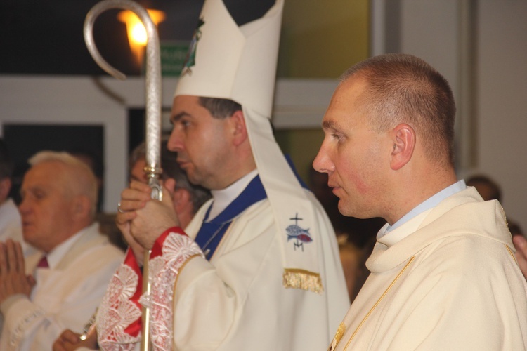 Powitanie ikony MB Częstochowskiej w parafii Niepokalanego Serca NMP w Skierniewicach