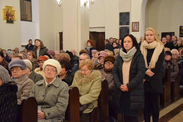 Powitanie ikony MB Częstochowskiej w parafii wojskowej w Skierniewicach