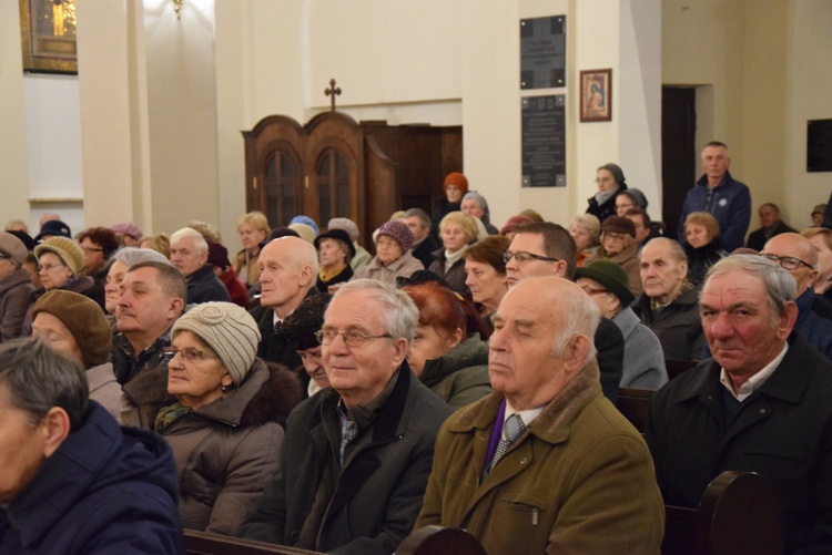 Powitanie ikony MB Częstochowskiej w parafii wojskowej w Skierniewicach