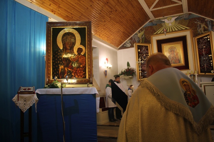 Powitanie ikony MB Częstochowskiej w parafii Grzymkowice-Byki