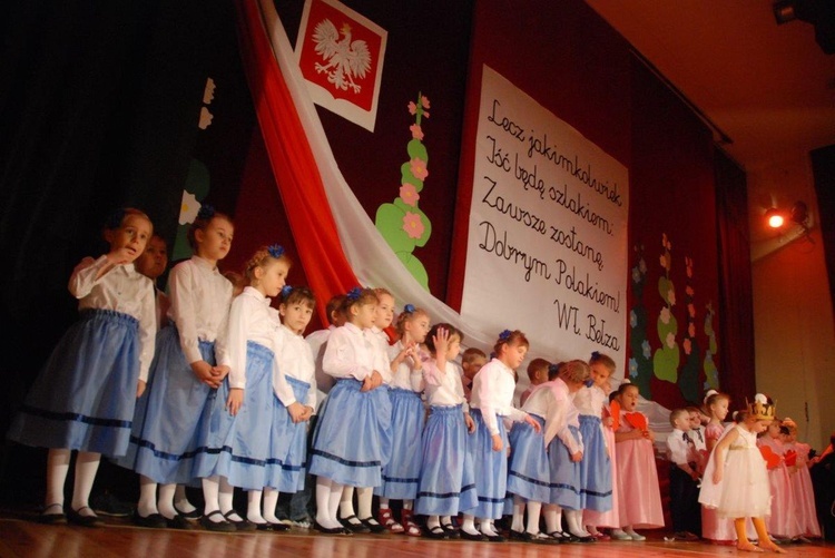 Sandomierskie przedszkolaki o niepodległości 