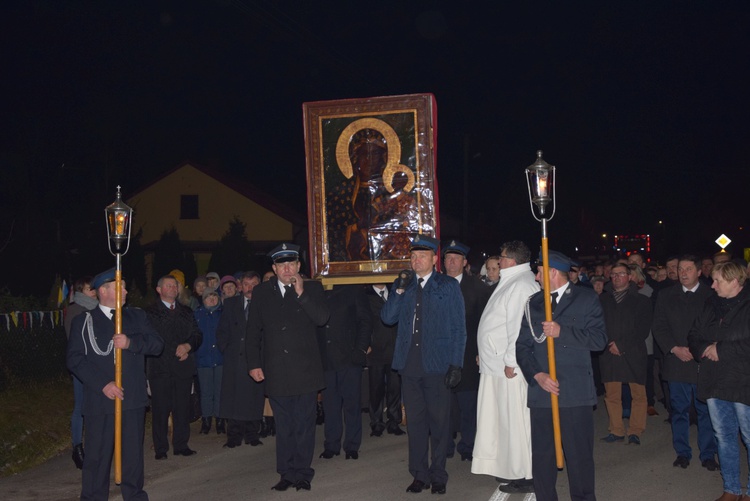 Powitanie ikony MB Częstochowskiej w Regnowie