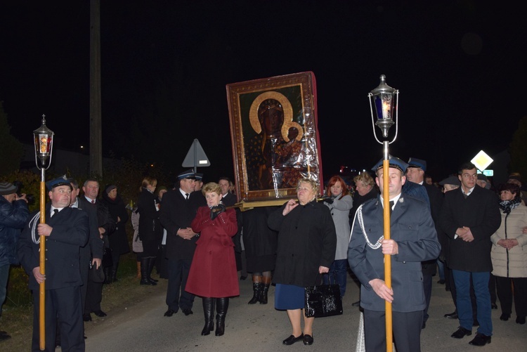 Powitanie ikony MB Częstochowskiej w Regnowie