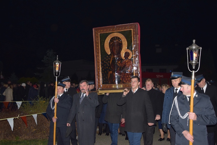 Powitanie ikony MB Częstochowskiej w Regnowie