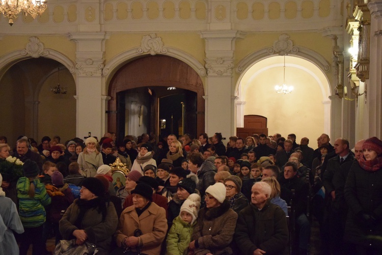 Powitanie ikony MB Częstochowskiej w Regnowie