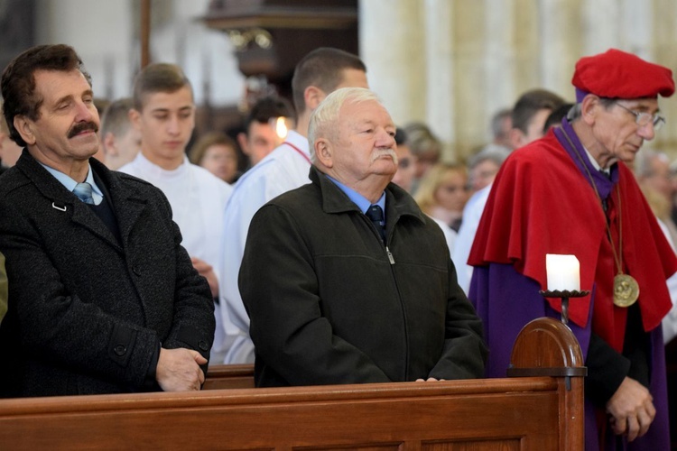 Biskup na spotkaniu z przedstawicielami "Solidarności"