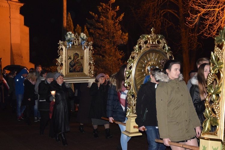 Powitanie ikony MB Częstochowskiej w Białej Rawskiej