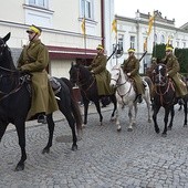 ▲	Grupy rekonstrukcyjne podczas obchodów niepodległościowych.