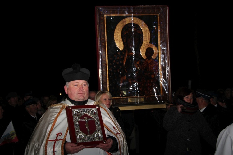 Powitanie ikony MB Częstochowskiej w Szczukach