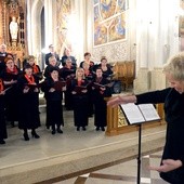 Kameralny Chór im. Biskupa Jana Chrapka jest 4-głosowym chórem mieszanym