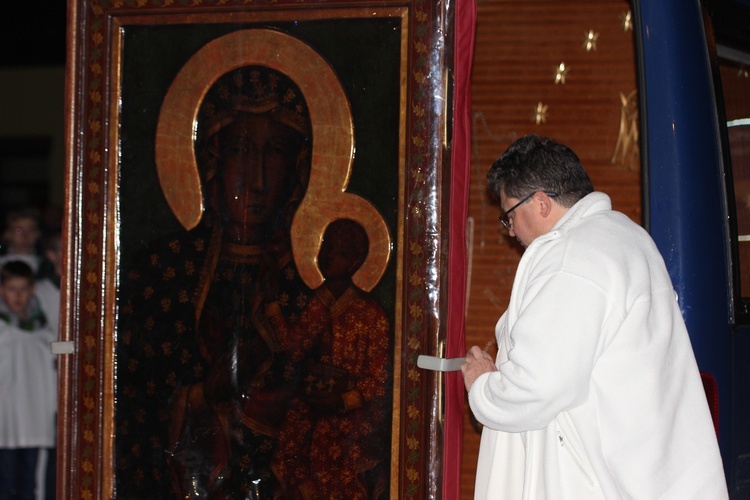 Powitanie ikony MB Częstochowskiej w Sadkowicach