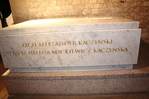 Nowy sarkofag Lecha i Marii Kaczyńskich