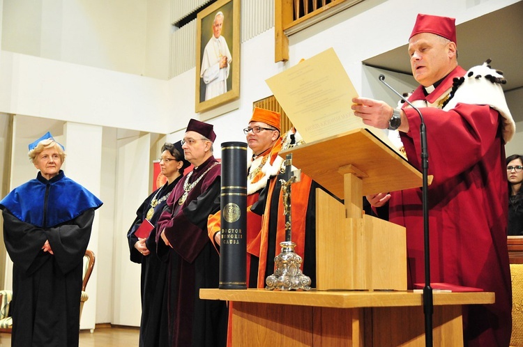 ​Doktorat honoris causa dla wybitnej humanistki