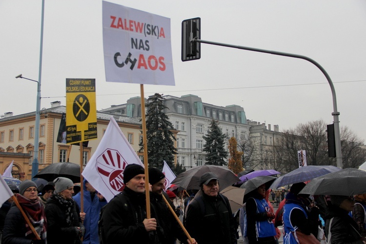 Manifestacja nauczycieli