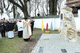 Pamiątkowy obelisk będzie przypominał o związkach parafii z bł. ks. Władysławem Bukowińskim.