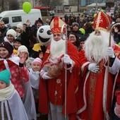 Orszak ma za zadanie ukazanie prawdziwego wizerunku św. Mikołaja, współcześnie skrzywionego i obdartego z szaty sakralnej.