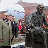 	Monument francuskiego wynalazcy.