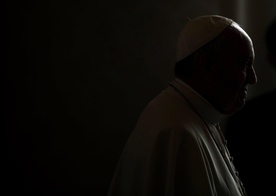 Papież o grzebaniu zmarłych