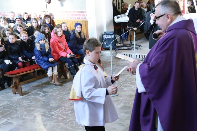 Nowi ministranci w Zbylitowskiej Górze