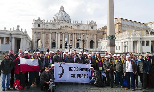 W pielgrzymce wzięło udział 50 osób – pracowników i podopiecznych Dzieła Pomocy św. Ojca Pio.