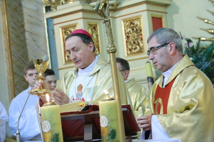 Borowa k. Mielca: poświęcenie organów i domu katechetycznego