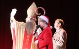 Wraz ze św. Mikołajem dzieci powitali przedstawiciele TP im. św. Brata Alberta
