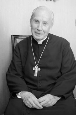 Zmarł prałat Opus Dei bp Javier Echevarria