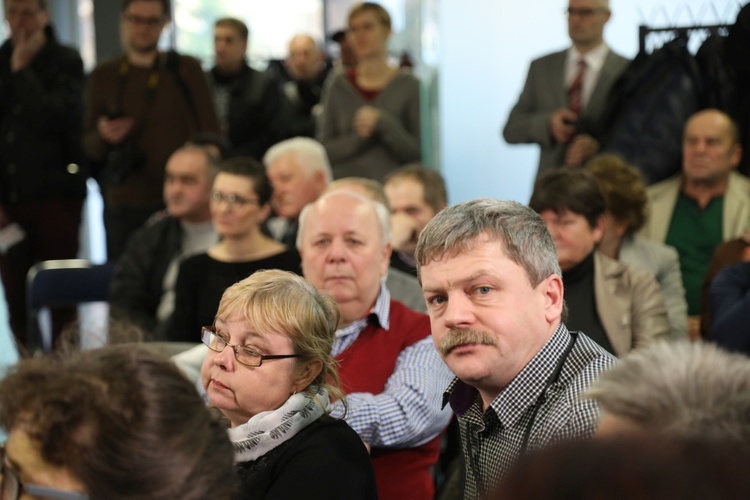 Prof. Krzysztof Szwagrzyk (IPN) w Węgierskiej Górce z rodzinami partyzantów