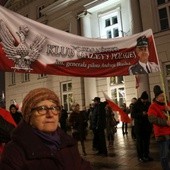 Manifestację zorganizowały kluby "Gazety Polskiej".