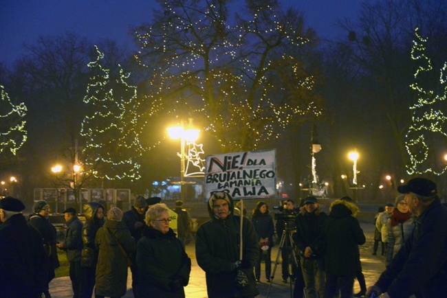 Pikieta opozycji w Radomiu