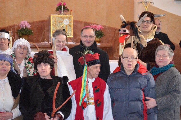 Poświęcenie pomnika św. Brata Alberta w Radwanowicach